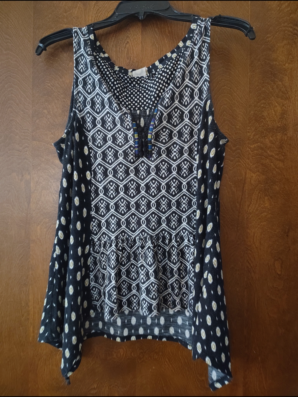 AKEMI+KIN Anthropologie Boho Patterned Sleeveless Swing Tank Top - Black & White